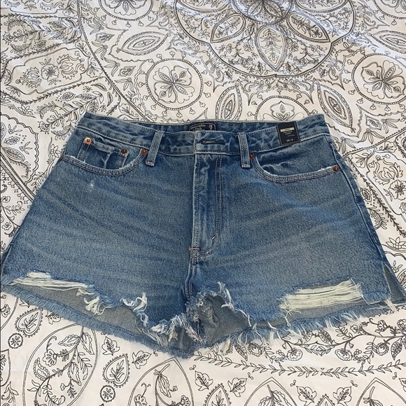 Abercrombie & Fitch Pants - Abercrombie and Fitch High rise short